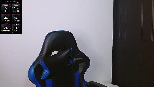 Snapshot of alexaa08 chatting on 17, 12, 2025 alexaa08 online show from 17, 12, 2025