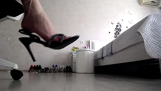 Devil Goddess online show from 1, 2, 2025