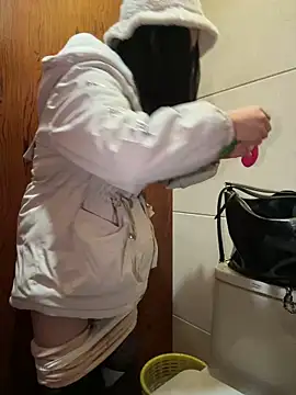 Snapshot of Asia-Melody chatting on 18, 2, 2025 Asia-Melody online show from 18, 2, 2025