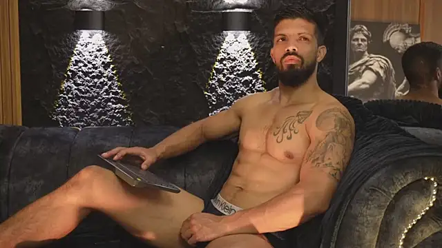 DannSaenz online show from 25, 10, 2025