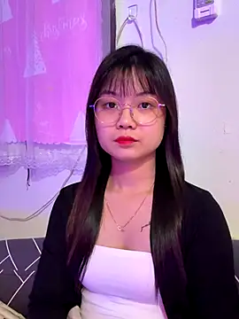 Maeve2k5 online show from 1, 11, 2025