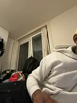 Snapshot of esteraulxxx chatting on 1, 10, 2025 esteraulxxx online show from 1, 10, 2025