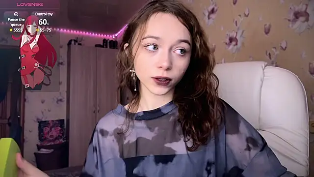 Snapshot of _SofiaBrown chatting on 2, 2, 2025 SofiaBrown online show from 2, 2, 2025