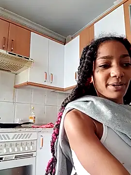 Laanegraofficial  online show from 2, 10, 2025