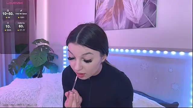 Snapshot of Veronica_leal chatting on 6, 5, 2026 Veronica leal online show from 6, 5, 2026