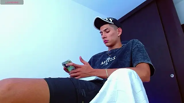 Snapshot of Valerio_20 chatting on 19, 3, 2025 Valerio 20 online show from 19, 3, 2025