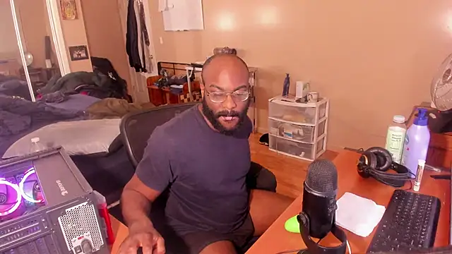 MrChuckDailyXXX online show from 21, 1, 2025