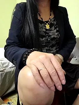 Snapshot of Hangem111 chatting on 3, 11, 2025 Hangem111 online show from 3, 11, 2025