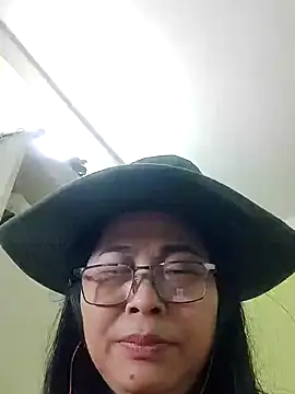 Snapshot of Hangem111 chatting on 27, 4, 2026 Hangem111 online show from 27, 4, 2026