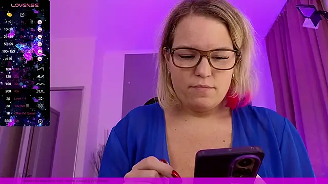 EVAshinyGIRL online show from 5, 1, 2025