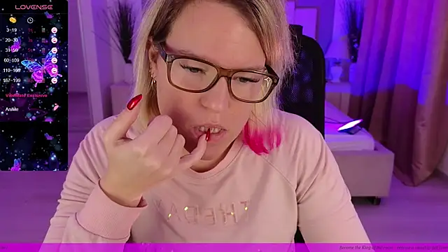 EVAshinyGIRL online show from 12, 1, 2025