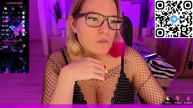 EVAshinyGIRL online show from 8, 2, 2025