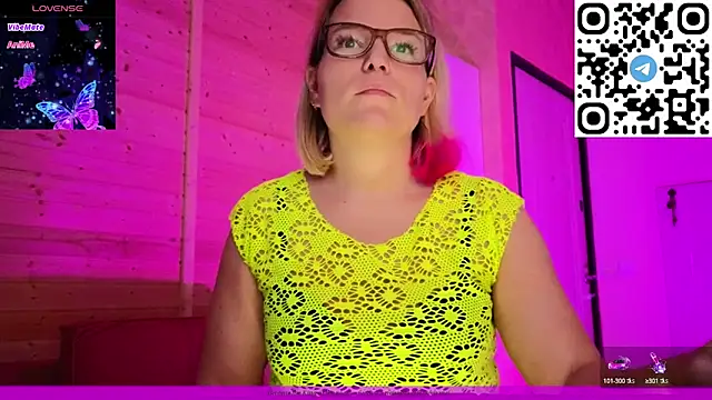 EVAshinyGIRL online show from 13, 2, 2025