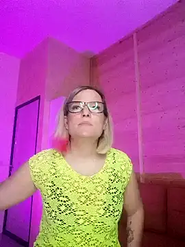 EVAshinyGIRL online show from 2, 3, 2025