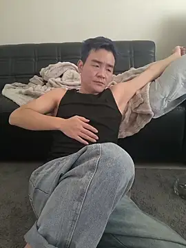 kisstoyousoon2024 online show from 9, 11, 2025