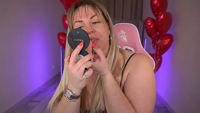 KiraCandyS online show from 24, 2, 2025