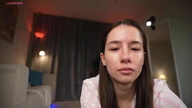 Snapshot of Amely_Young chatting on 9, 10, 2025 Amely Young online show from 9, 10, 2025
