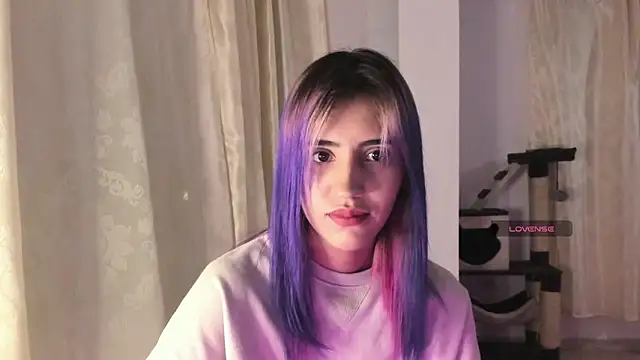 Snapshot of linnie_ chatting on 12, 12, 2024 linnie online show from 12, 12, 2024