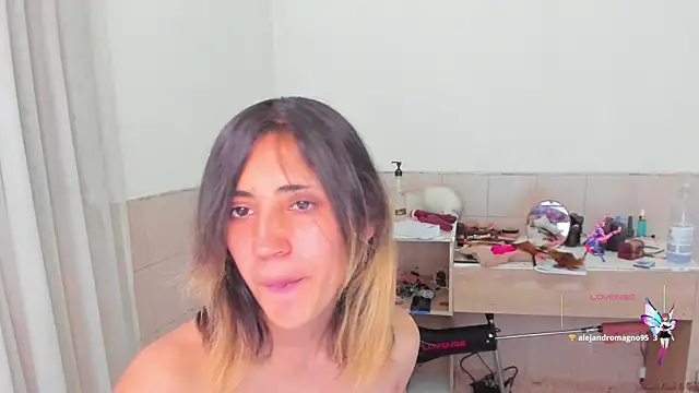 Snapshot of linnie_ chatting on 19, 9, 2025 linnie online show from 19, 9, 2025