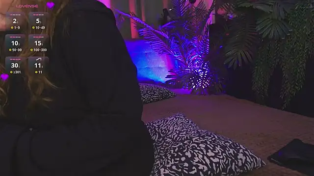 Mia  Peach online show from 11, 12, 2024