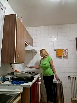 Snapshot of lamorbosa37 chatting on 8, 1, 2025 lamorbosa37 online show from 8, 1, 2025