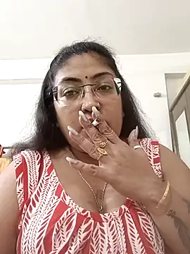 Snapshot of LAVERNIYA_ chatting on 25, 10, 2025 LAVERNIYA  online show from 25, 10, 2025