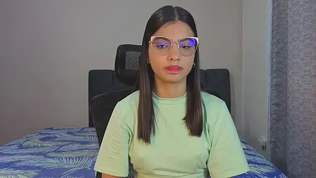 LiaOrtiz69 online show from 23, 7, 2026
