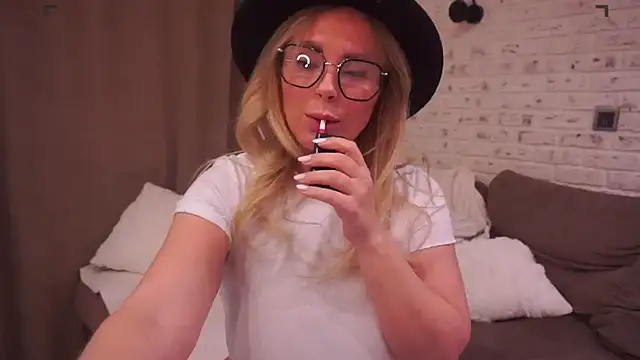 Charming Daphny online show from 14, 3, 2025