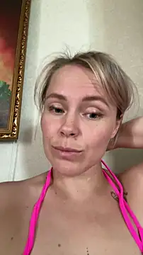 Charming Daphny online show from 4, 7, 2026