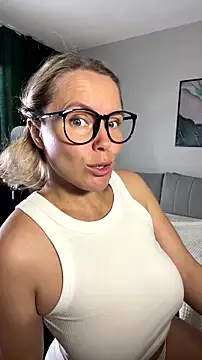 Charming Daphny online show from 12, 7, 2026