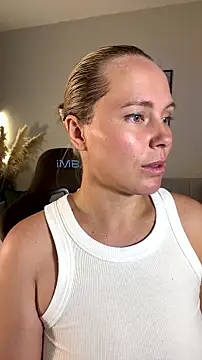 Charming Daphny online show from 15, 7, 2026