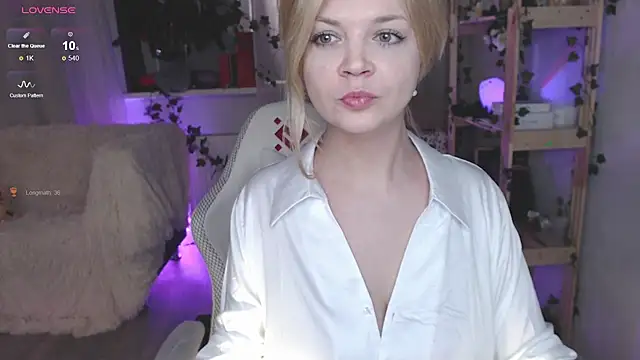 Snapshot of Brience chatting on 4, 3, 2025 Brience online show from 4, 3, 2025