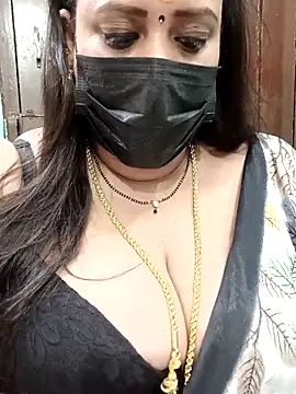 Snapshot of ashikaa_r chatting on 6, 3, 2025 ashikaa r online show from 6, 3, 2025