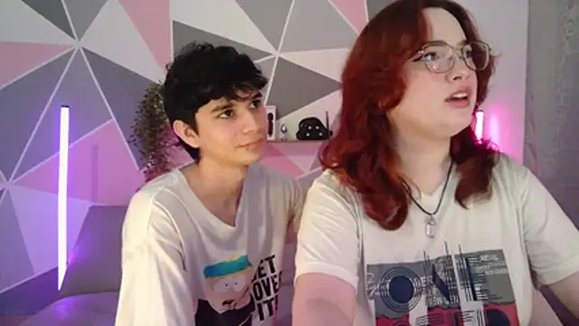 Snapshot of AndrewAnndCherry chatting on 16, 12, 2025 AndrewAnndCherry online show from 16, 12, 2025