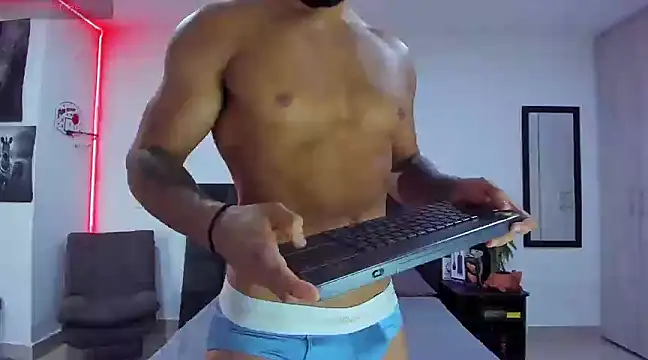 Alexander Martines online show from 5, 3, 2025