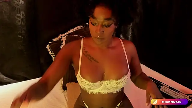 MiaKnox online show from 19, 2, 2026