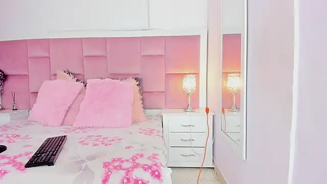 DaphneLloyd online show from 26, 12, 2024