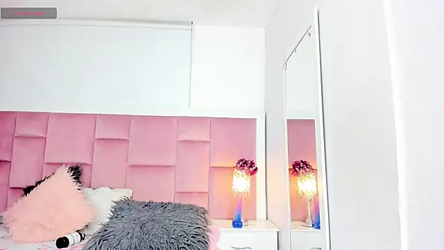 DaphneLloyd online show from 26, 1, 2025