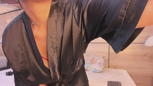 martina touss online show from 8, 4, 2026