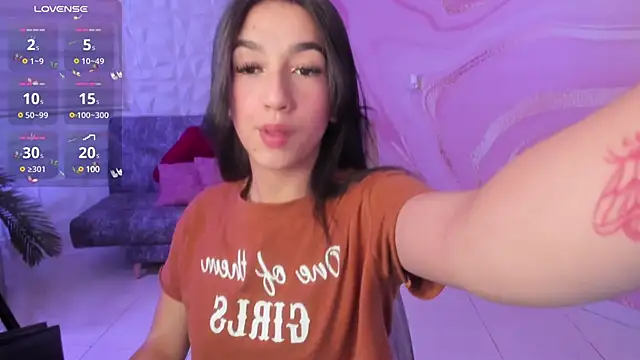 Snapshot of SaraaMills chatting on 7, 1, 2025 SaraaMills online show from 7, 1, 2025