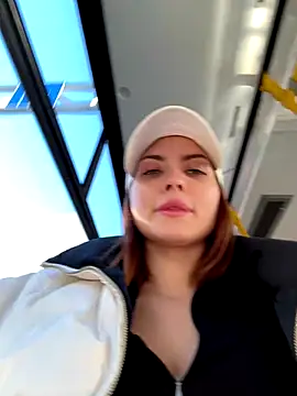 Snapshot of Accole chatting on 4, 12, 2024 Accole online show from 4, 12, 2024