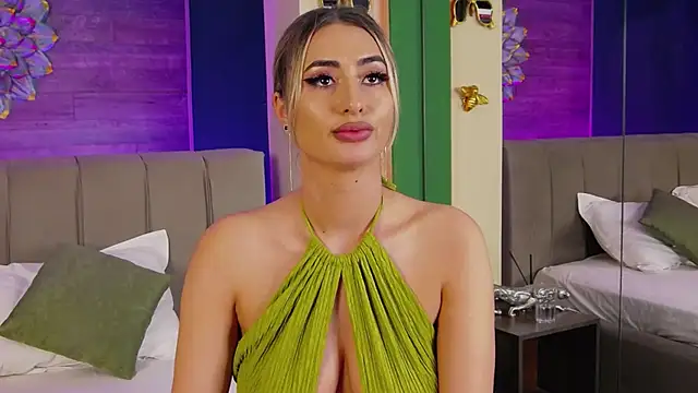 Snapshot of LoraDevine chatting on 28, 11, 2025 LoraDevine online show from 28, 11, 2025