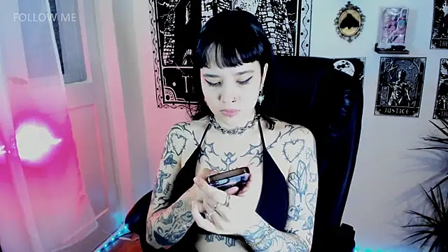 Demongirl6666 online show from 17, 1, 2026