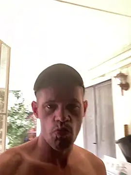 Snapshot of FrankieKentucky chatting on 27, 2, 2025 FrankieKentucky online show from 27, 2, 2025