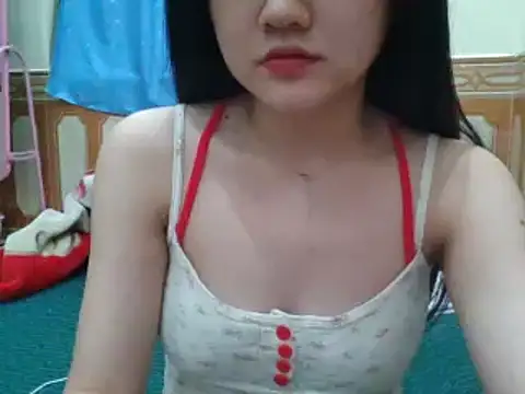 Snapshot of Yin-girl chatting on 30, 12, 2024 Yin-girl online show from 30, 12, 2024