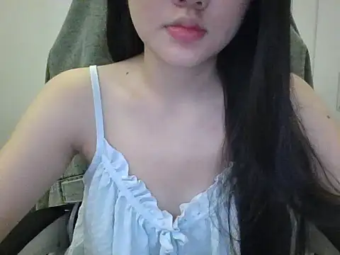 Snapshot of Yin-girl chatting on 27, 9, 2025 Yin-girl online show from 27, 9, 2025
