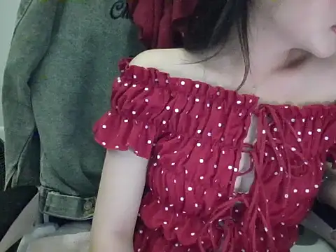 Snapshot of Yin-girl chatting on 5, 10, 2025 Yin-girl online show from 5, 10, 2025