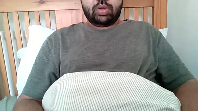 whoreboi98 online show from 19, 4, 2026