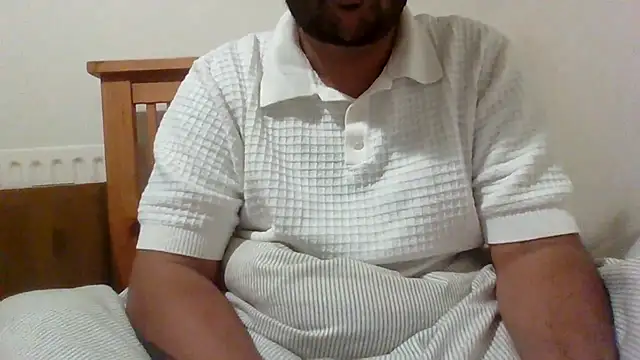 Snapshot of whoreboi98 chatting on 3, 5, 2026 whoreboi98 online show from 3, 5, 2026