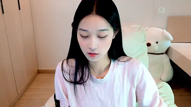 Snapshot of Xueb_J chatting on 22, 10, 2025 Xueb J online show from 22, 10, 2025